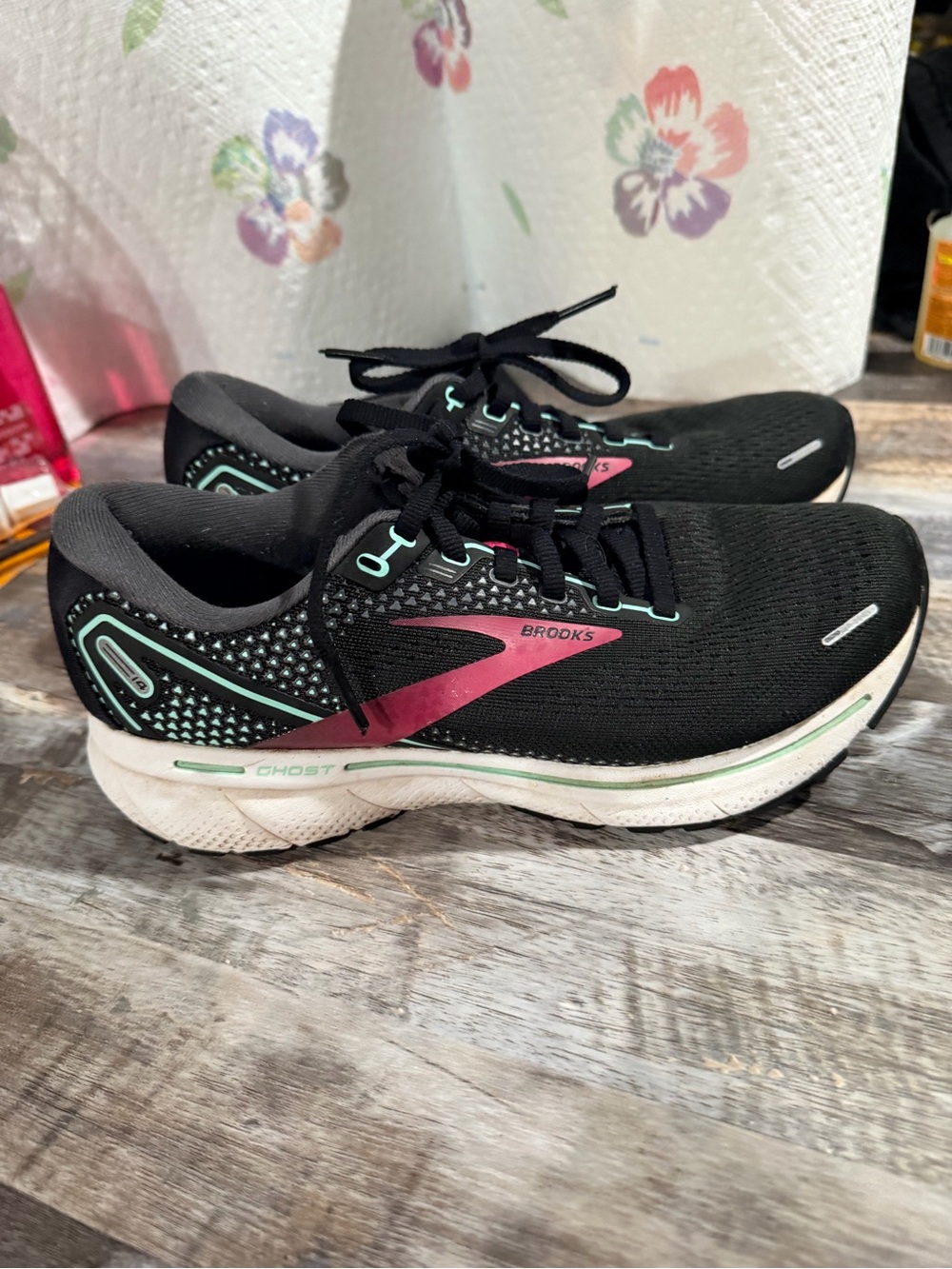Brooks size 7 Women's Running Shoes in Black with Pink and Mint Accents